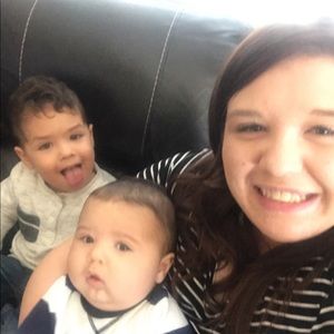 Meet your Posher, Lauren